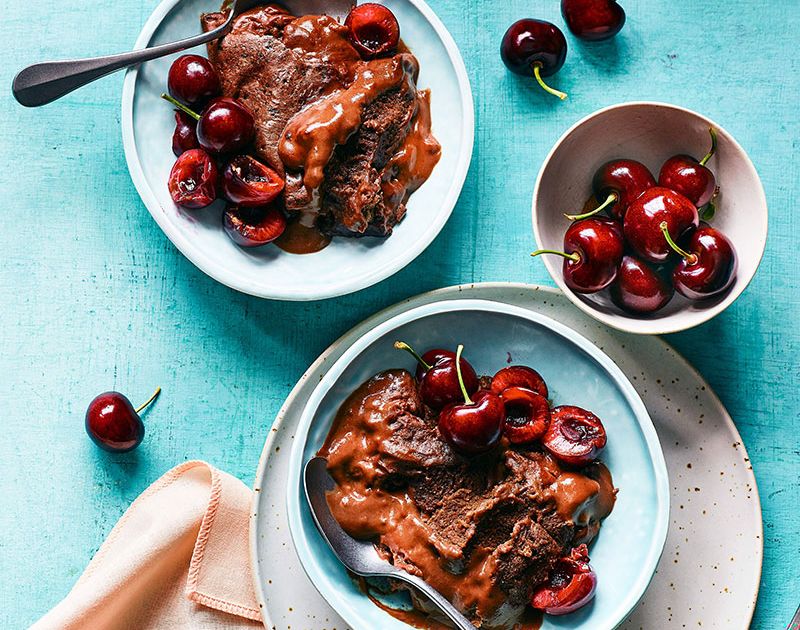 Self-saucing chocolate pudding | Slimming World
