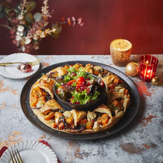 Veggie pastry wreath