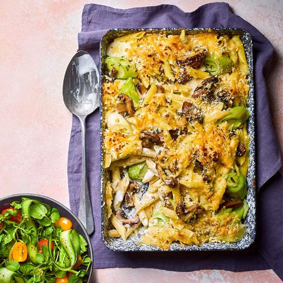 Crispy leek and mushroom pasta bake