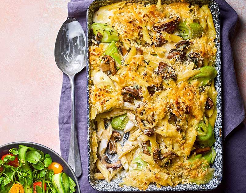 Crispy leek and mushroom pasta bake | Slimming World