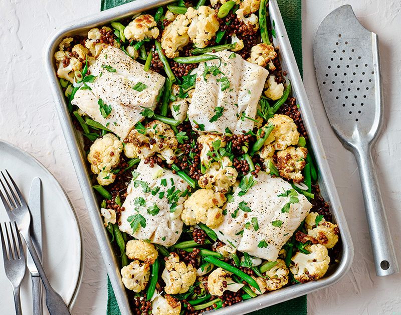 Fish traybake with cauliflower and lentils | Slimming World