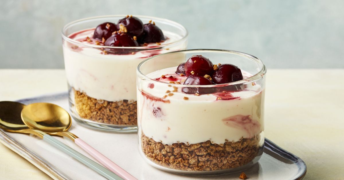Black Forest ‘cheesecake’ brekkie pots | Slimming World