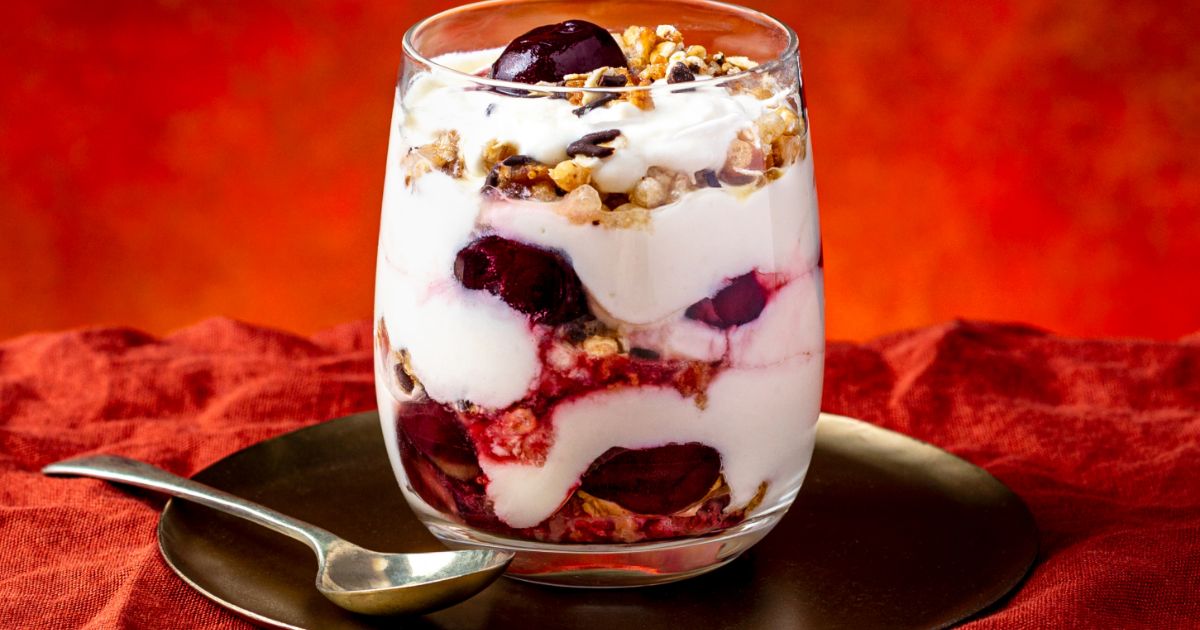 Apple crumble and cherry sundae | Slimming World