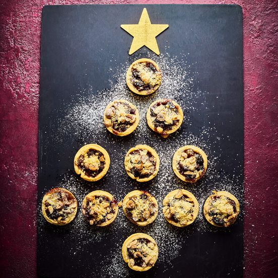 Streusel pear mince pies