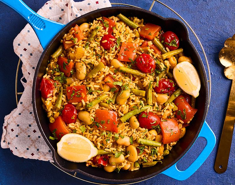 Golden butter bean and veg paella | Slimming World