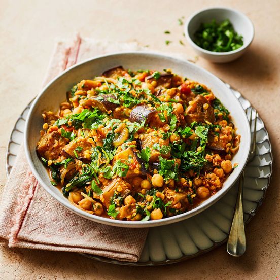 Aubergine and lentil curry