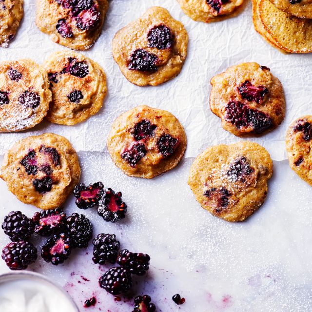 Blackberry drop pancakes