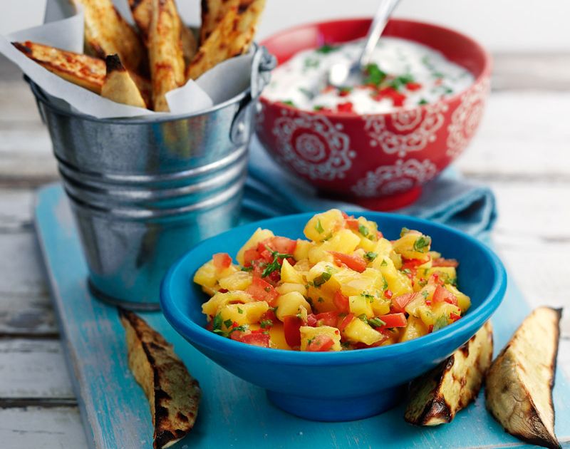 Healthy snacks Slimming World Spicy sweet potato wedges and dips